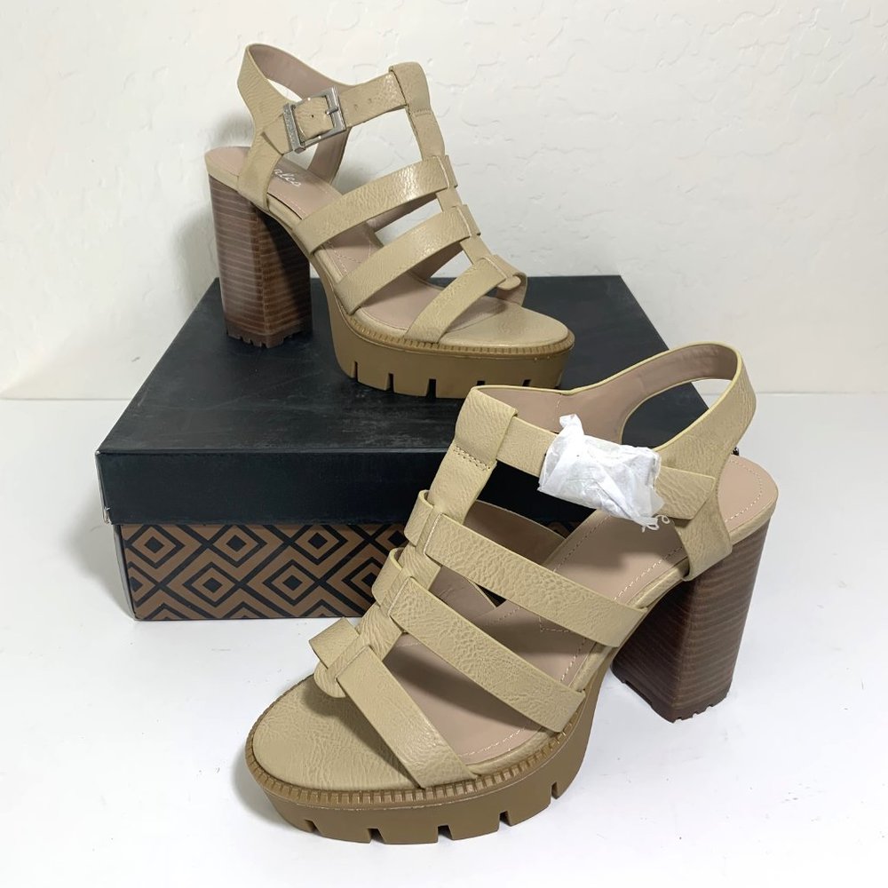 Charles by Charles David Verbal Sandals Lug Sole Platform Heels Nude Size 8 NEW